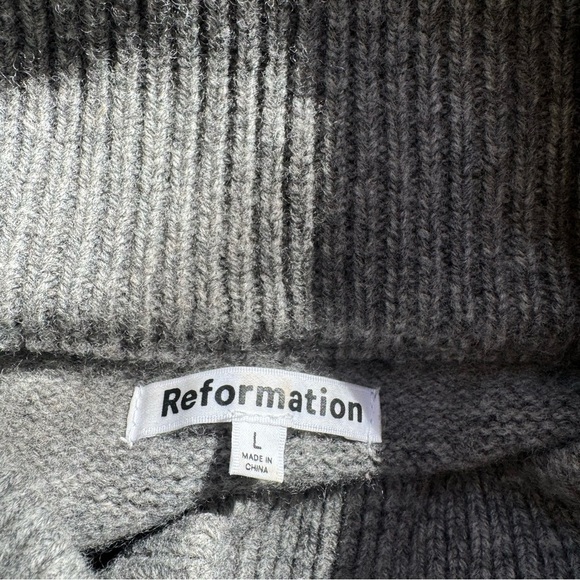 Reformation Elvezia Regenerative Wool Turtleneck Sweated Cropped Knit Grey Large - Picture 6 of 11
